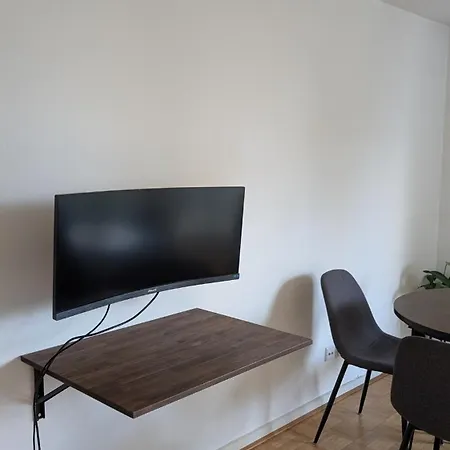 2-bedroom With Great Airport And Messe Access Apartmán *